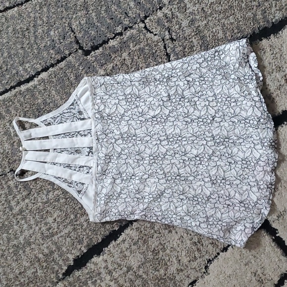 Top - Picture 3 of 3